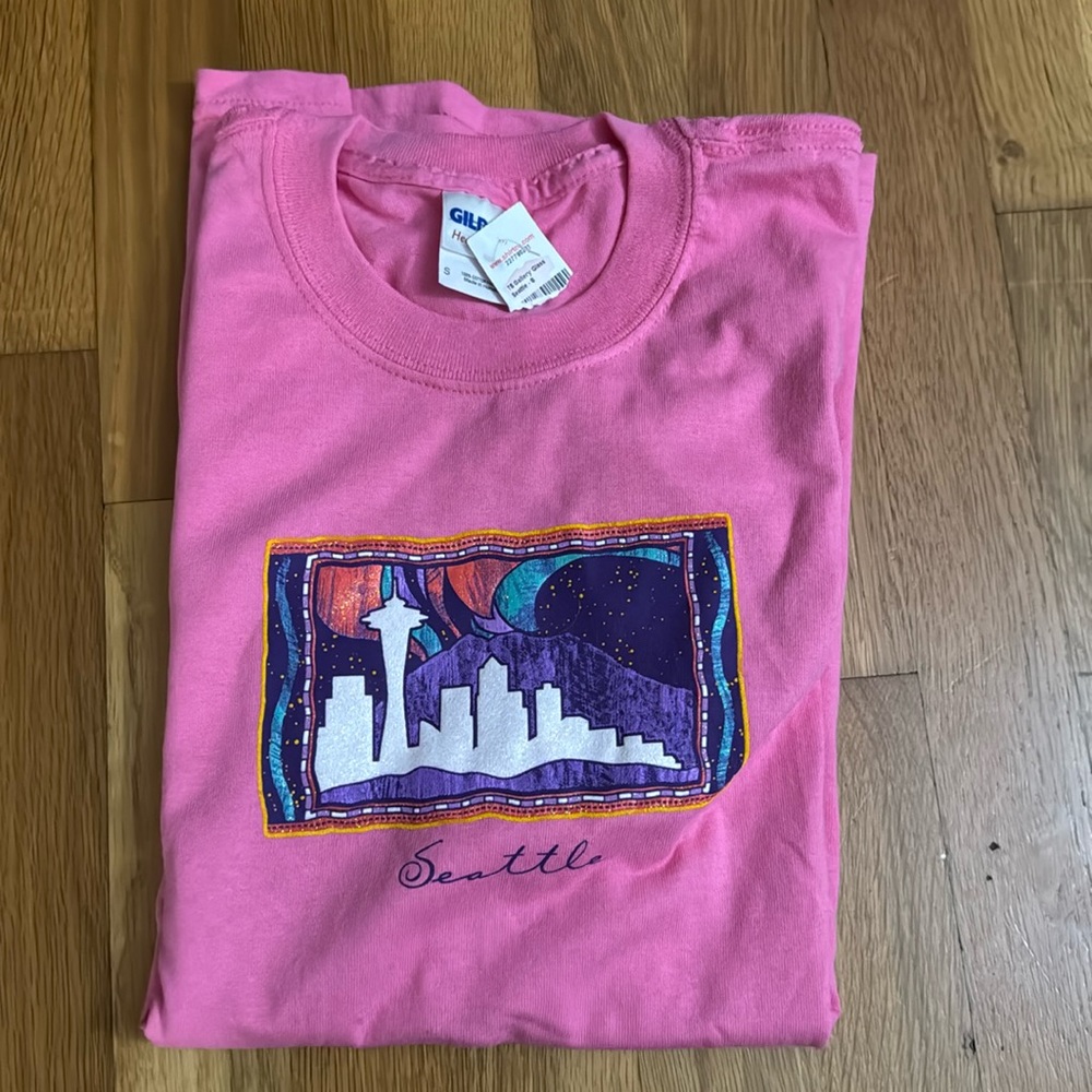 Adult Small Seattle tshirt